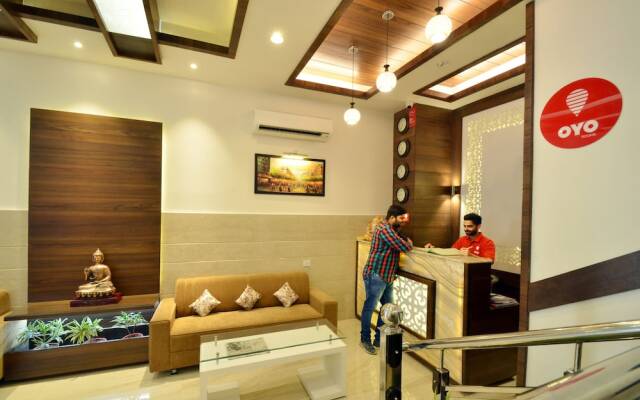OYO Townhouse 561 Hotel Hollywood Heights