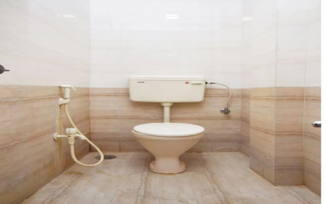 Hotel Royal Front by OYO Rooms