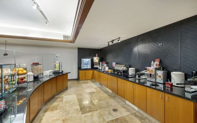 Best Western Plus Henderson Hotel