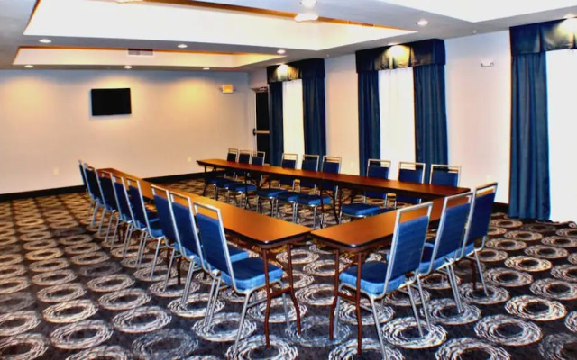 Holiday Inn Express & Suites Bonham