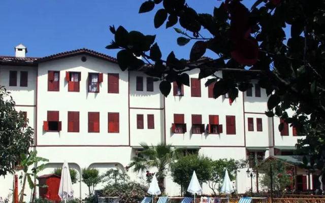 Idyros Hotel