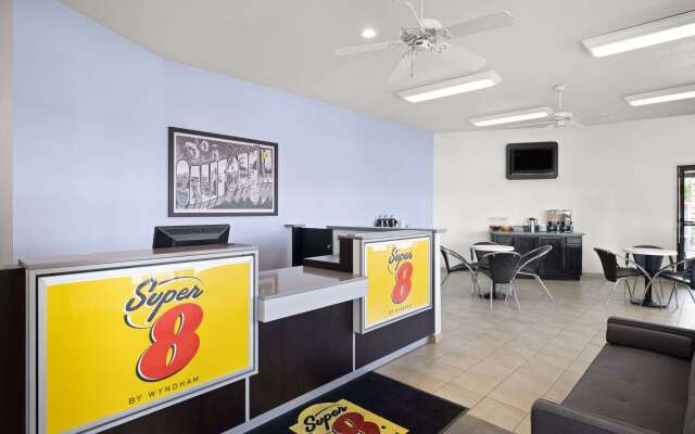 Super 8 by Wyndham Dunnigan