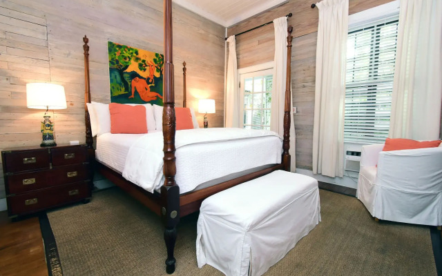 Simonton Court Historic Inn & Cottages