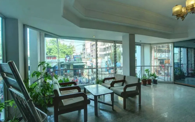 OYO 24579 Flagship Hotel Padmam