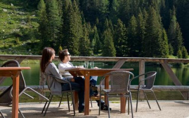 Rifugio Lago Nambino