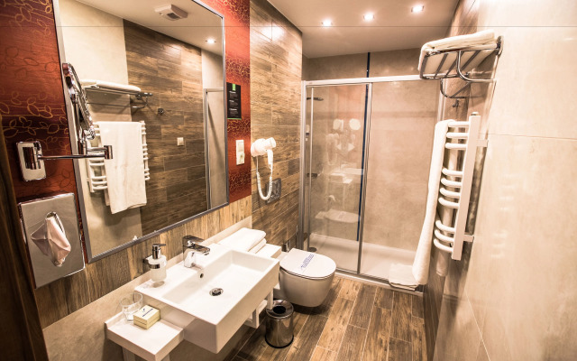 Mineral Hotel Malinowy Raj