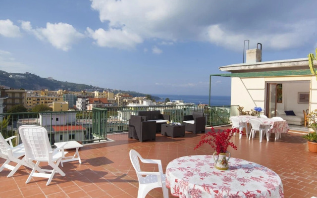 Apartment Miramare With Shared Pool Terraces and Internet Wi-fi