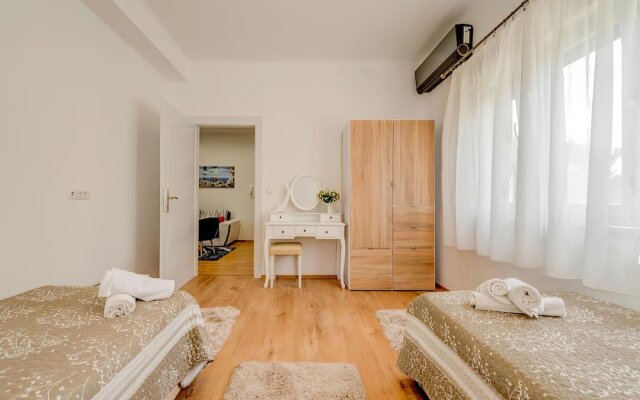 Happy Home - Rental Residence
