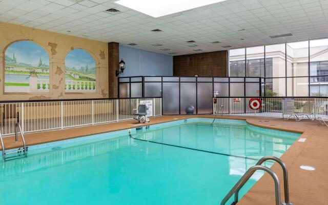 Holiday Inn Fayetteville-I-95 South