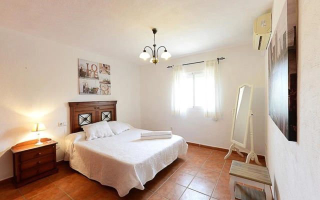 Villa - 4 Bedrooms with Pool - 106435
