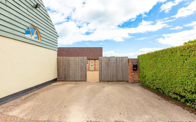 Priory Courtyard - 3 Bedroom Escape