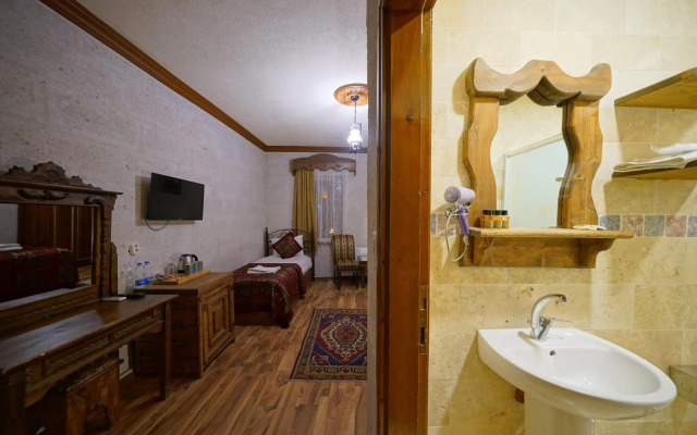 Arch Palace Hotel