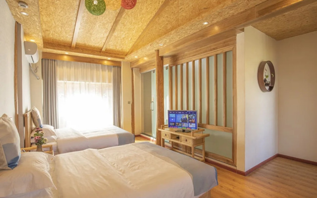 Wolong Inn