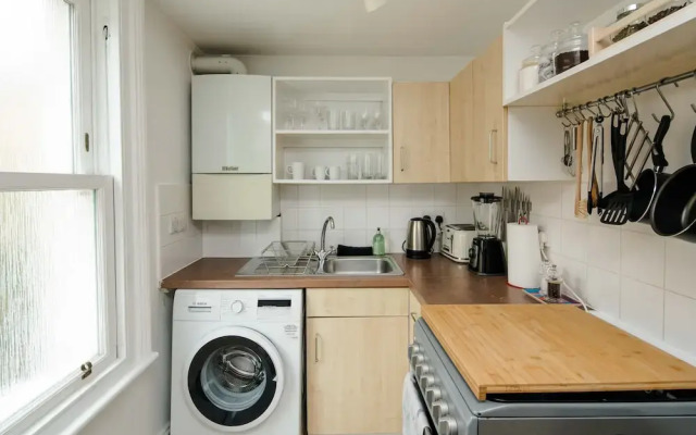 Beautiful Designer Flat in Maida Vale, Sleeps 4