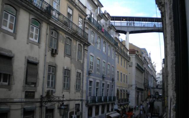 Fashion CHIADO - SSs Apartments