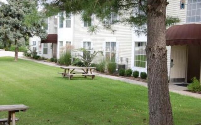 The Ambassador Inn and Luxury