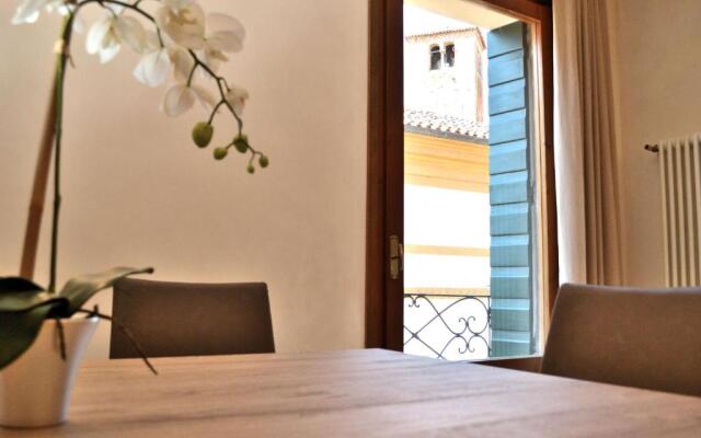 Portico Oscuro Deluxe Apartment - centro città