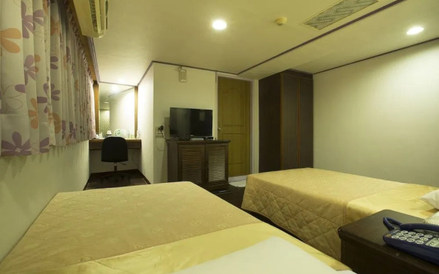 Chief Hotel