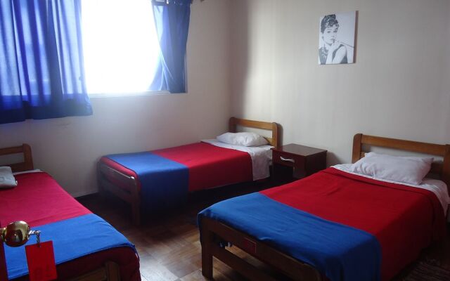 Travellers Place Hostel