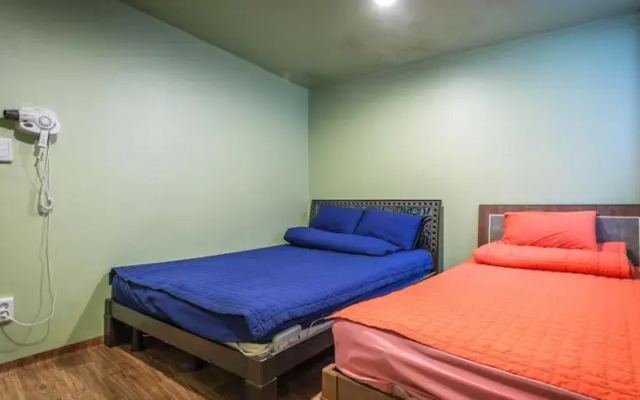 Hostel Korea 5