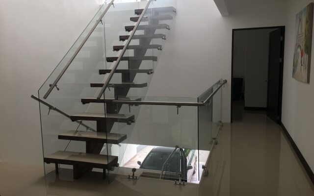 Las Yagrumas Condo Escazu