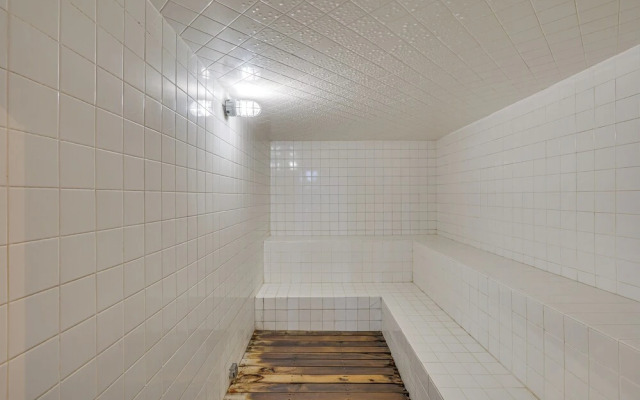 Lakefront Osage Beach Retreat: Dock Access!