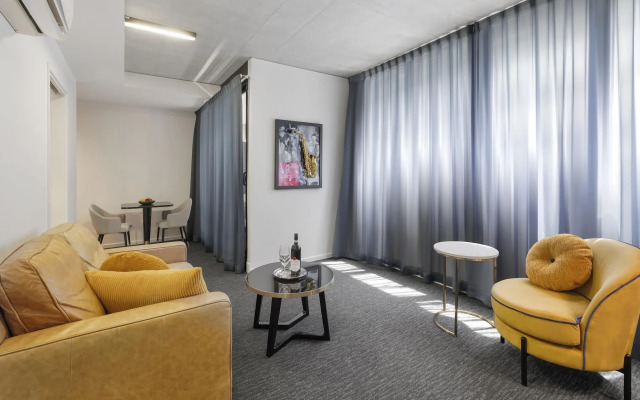 Oaks Melbourne St Kilda Road Hotel