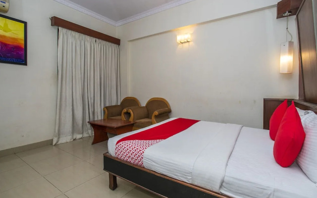 OYO 18762 Vaishnavi Residency