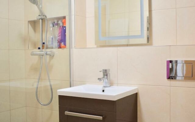 1 Bedroom Apartment on Cathal Brugha St Sleeps 2