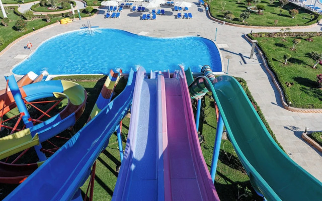 SUNRISE Solara Aqua park Resort