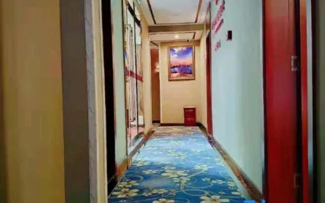 Shizhu Lianyi Business Hotel