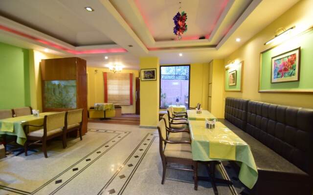 OYO 11494 Hotel Marc