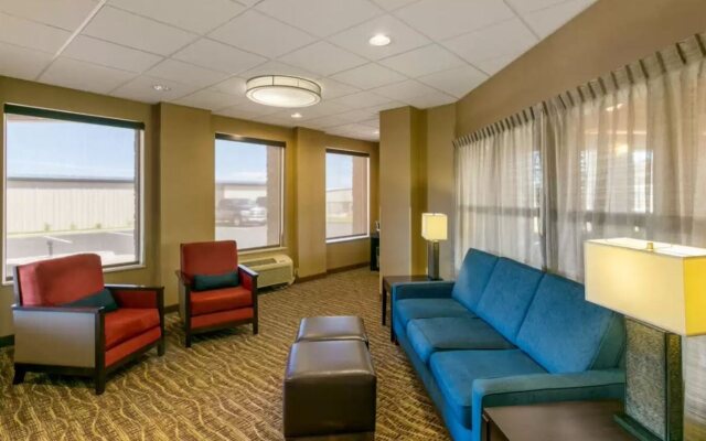Comfort Inn & Suites Near University of Wyoming