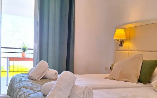 Ever Green Beach Apartments