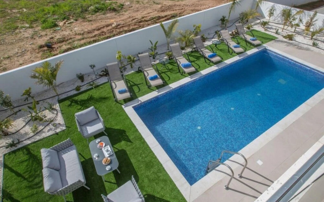 Villa Nikita AQ Ol21