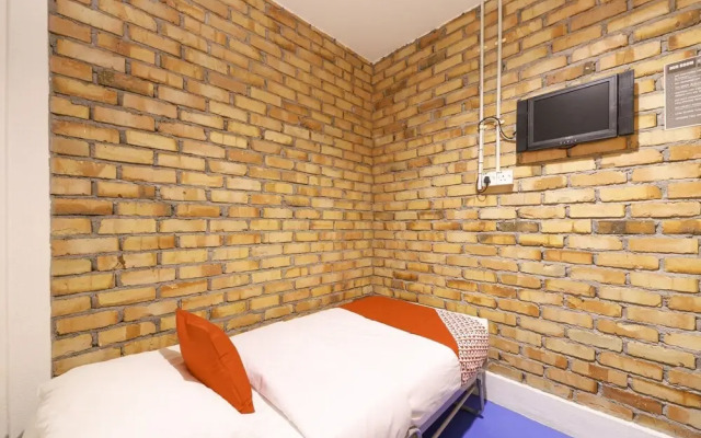 OYO 696 Bata Merah Boutique Hotel