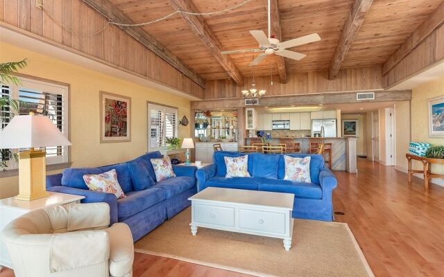 Shorewood Condos by Dream Vacation Rentals