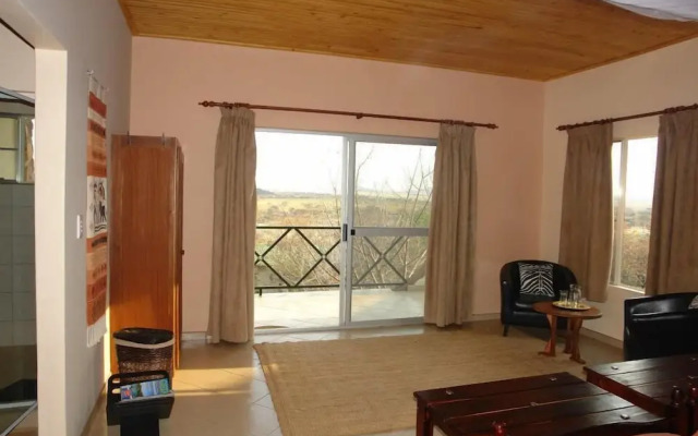 Toko Kamanjab Lodge & Safari