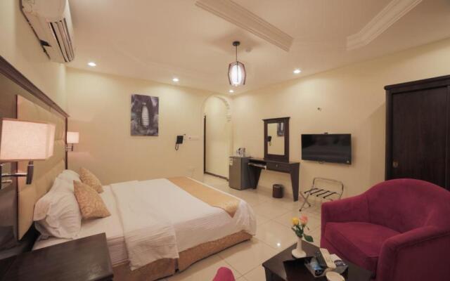 OYO 208 Roshan Hotel Suites Hera