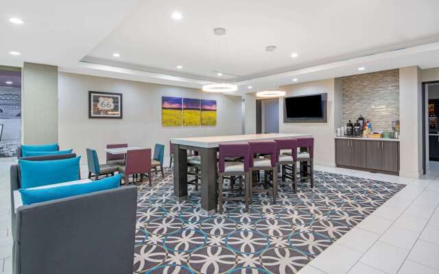 La Quinta Inn & Suites by Wyndham Weatherford OK