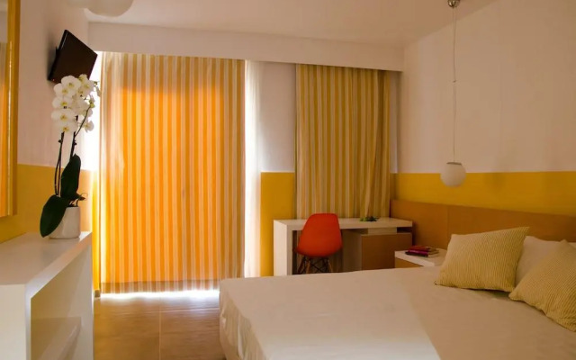 Zeus Hotels Palm Beach