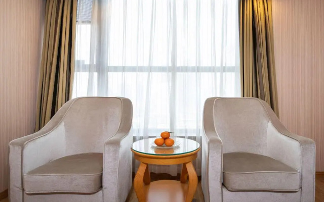 Vienna Hotel Chengdu Chunxi Road Tianfu Plaza Subway Station