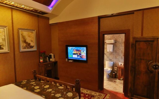Yunlong Hotel