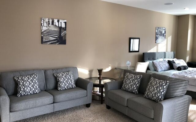 Luxury Lakefront Rooms