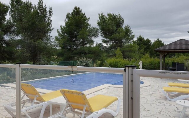 Pleasant Villa in Pouzols-minervois With Private Pool