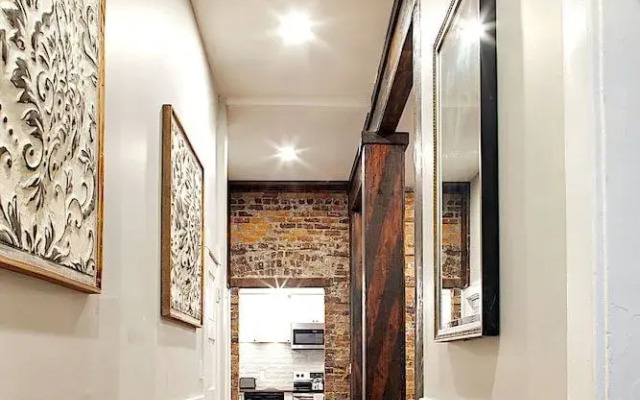 Elegant Brick 2 BR in downtown Savannah
