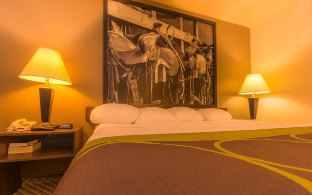 Super 8 by Wyndham Oklahoma Airport Fairgrounds West