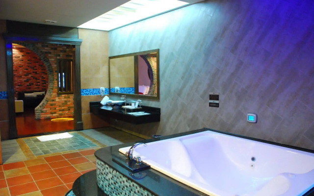 Wei Feng Exquisite Motel Pintung Branch