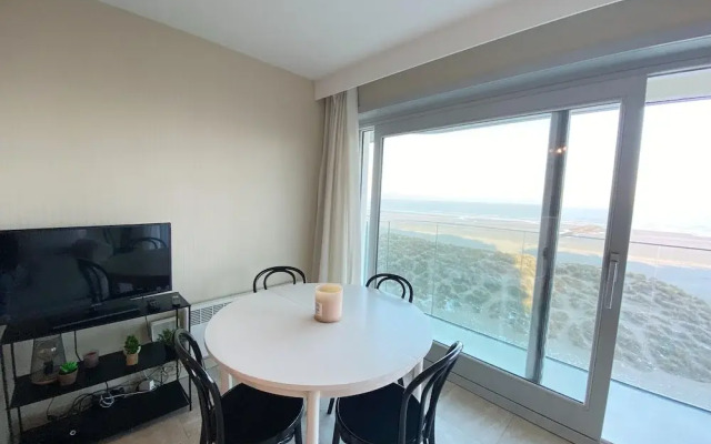 Beachside Stay With Views