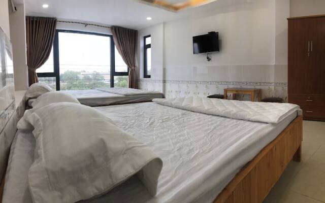 Binh Minh Hostel by OYO Rooms